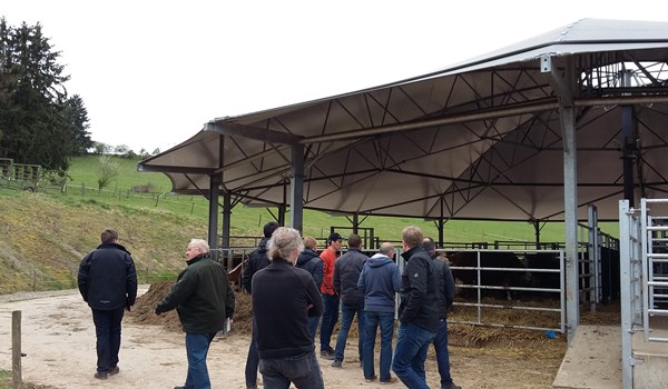 Visite d’une groupe d’eleveurs français aux Bâtiments Roundhouse  